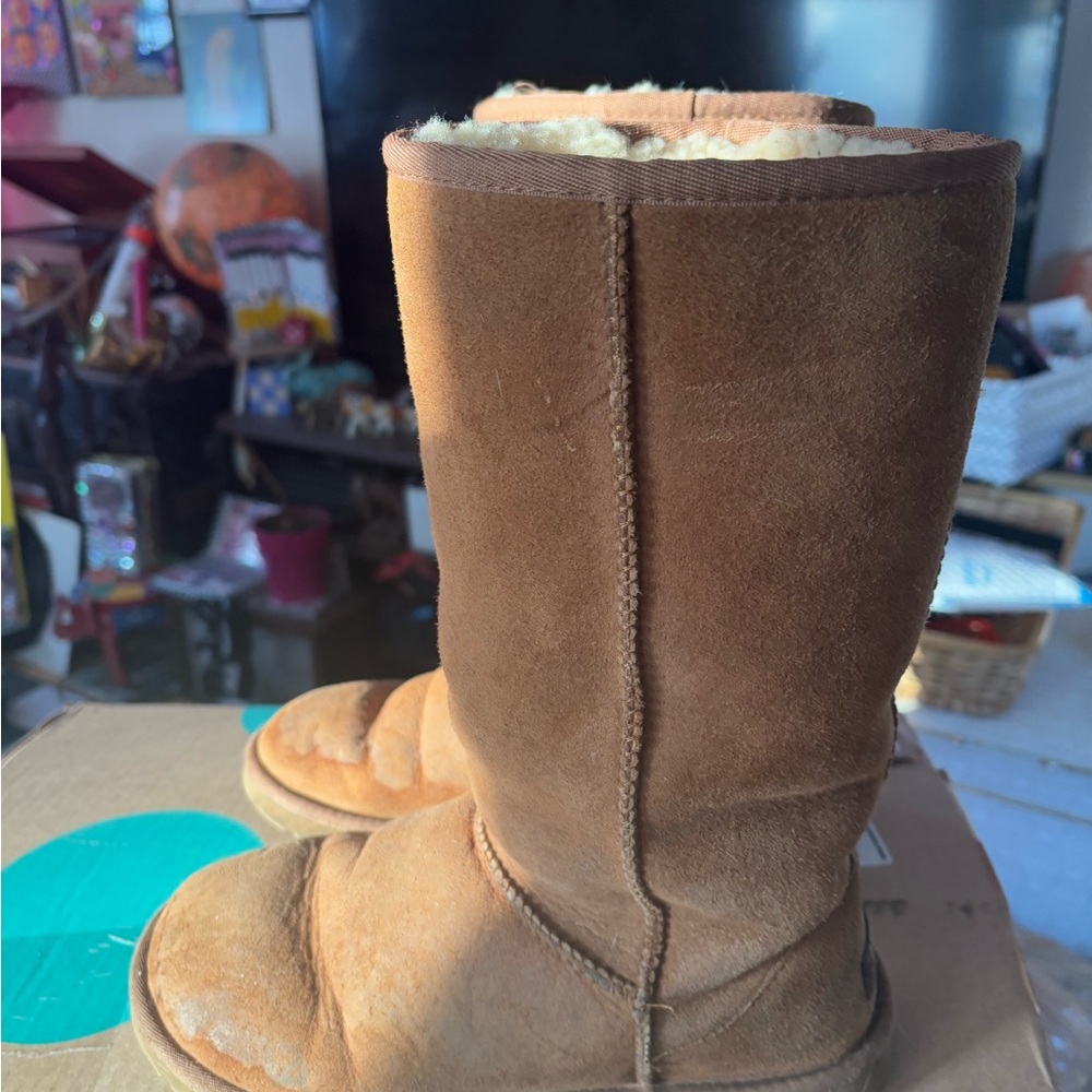 UGG classic chestnut tall boots - Picture 2 of 7